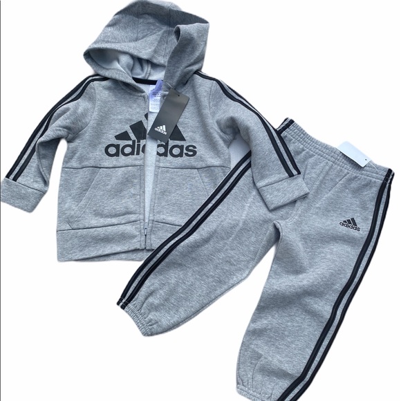 zip up sweat suit